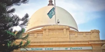 پولیس اہلکاروں کے قتل کا کیس: سپریم کورٹ نےملزم کی سزا کالعدم قرار دے دی