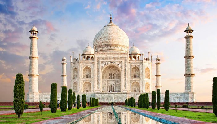 بھارت میں ایک بار پھر تاریخی یادگار تاج محل کو متنازع بنانے کی کوشش