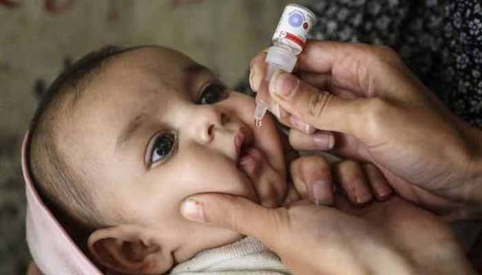 پولیو ویکسین سے انکار پر سمز اور شناختی کارڈ بند کرنے کی تجویز 1 پولیو ویکسین سے انکار پر سمز اور شناختی کارڈ بند کرنے کی تجویز