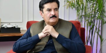 صوبے کی قیادت پر سوالات، گورنر کنڈی کی سابق وزیر اعلیٰ پر کڑی تنقید