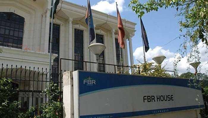 وزیراعظم کا ایکشن، ایف بی آر افسر کو عہدے سے ہٹا دیا گیا