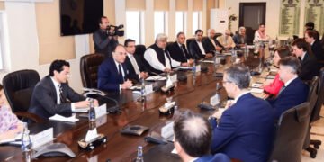 پاکستان کے تجارتی اعداد و شمار میں 6 ارب ڈالر کا فرق، حکومت اور آئی ایم ایف میں تشویش