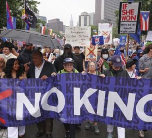 نو کنگ‘ کے عنوان سے امریکہ بھر میں احتجاج، لاکھوں افراد کی شرکت