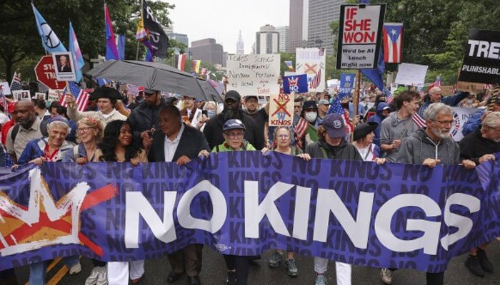 نو کنگ‘ کے عنوان سے امریکہ بھر میں احتجاج، لاکھوں افراد کی شرکت