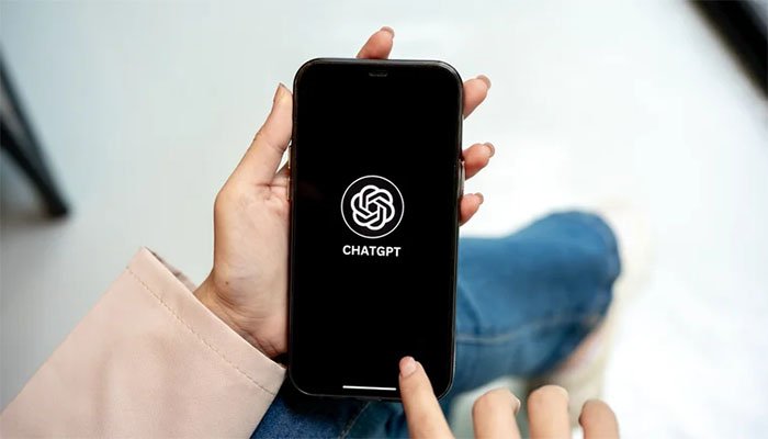 چیٹ جی پی ٹی: صرف بات چیت نہیں، یہ 8 حیران کن کام بھی کرسکتا ہے 1 چیٹ جی پی ٹی: صرف بات چیت نہیں، یہ 8 حیران کن کام بھی کرسکتا ہے