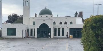 کینیڈا: مسجد کے بانی رکن کا قتل، بیٹا گرفتار 22 کینیڈا: مسجد کے بانی رکن کا قتل، بیٹا گرفتار