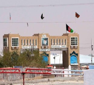 پاک افغان بارڈر پر تجارتی سرگرمیاں بحال ہونے کا امکان، پھنسے ہوئے پاکستانی ٹرک واپس آنے لگے