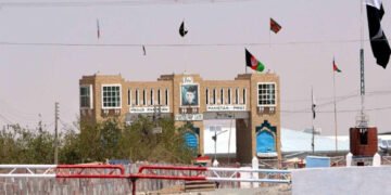 پاک افغان بارڈر پر تجارتی سرگرمیاں بحال ہونے کا امکان، پھنسے ہوئے پاکستانی ٹرک واپس آنے لگے 4 پاک افغان بارڈر پر تجارتی سرگرمیاں بحال ہونے کا امکان، پھنسے ہوئے پاکستانی ٹرک واپس آنے لگے