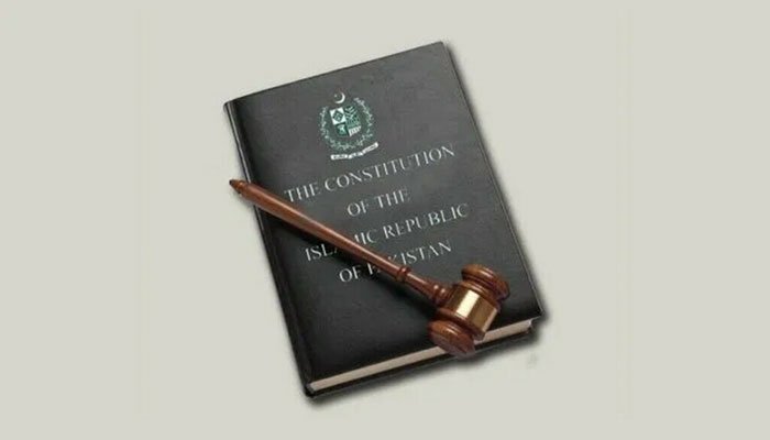 سیاسی جماعت پر پابندی کا آئینی طریقہ کار کیا ہے؟"