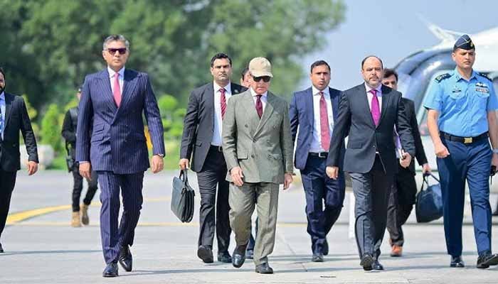 وزیراعظم شہبازشریف سعودی عرب کےسرکاری دورےپرروانہ