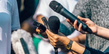 پاکستان میں صحافیوں پر حملوں میں نمایاں اضافہ، اظہارِ رائے کی آزادی خطرے میں