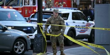 امریکی حکام کی تصدیق: نیشنل گارڈز پر حملہ افغان شہری نے کیا 31 امریکی حکام کی تصدیق: نیشنل گارڈز پر حملہ افغان شہری نے کیا