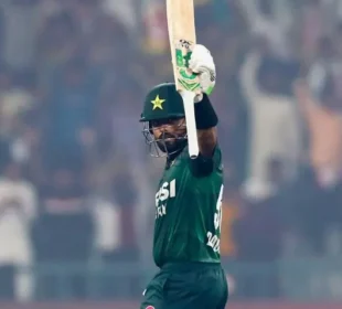 واپسی کے ساتھ ہی بابر اعظم نے ٹی 20 ریکارڈ اپنے نام کر لیا