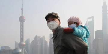 آلودہ فضا میں مردوں کی امیدِ نسل دم توڑنے لگی