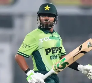 بابر اعظم نے بین الاقوامی کرکٹ میں 15 ہزار رنز مکمل کر لیے