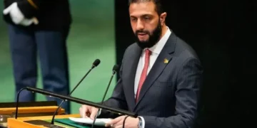 شام: صدر احمد الشرع پر داعش کے حملے ناکام، واشنگٹن ملاقات سے پہلے سکیورٹی سخت 30 شام: صدر احمد الشرع پر داعش کے حملے ناکام، واشنگٹن ملاقات سے پہلے سکیورٹی سخت