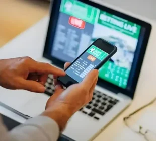 پاکستان میں آن لائن جوا: تفریح کے نام پر خطرناک رجحان