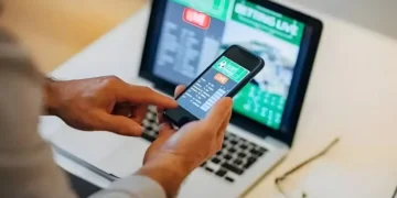 پاکستان میں آن لائن جوا: تفریح کے نام پر خطرناک رجحان