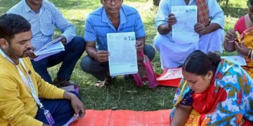 "لاپتہ بھائی کی واپسی: ایک ووٹر لسٹ کی حیران کن کہانی" 21 "لاپتہ بھائی کی واپسی: ایک ووٹر لسٹ کی حیران کن کہانی"