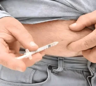 "وزن کم کرنے کی دوائیں: خوشی چھینتی ہیں یا نشہ توڑتی ہیں؟"