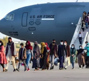 امریکا کا 19 ممالک کے لیے امیگریشن اسکریننگ سخت کرنے کا فیصلہ