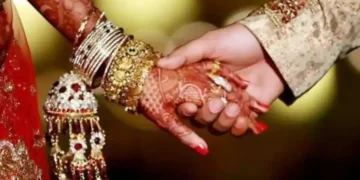 "چھپ کر کی گئی شادی… اب چھپ نہیں پائے گی؟" 1 "چھپ کر کی گئی شادی… اب چھپ نہیں پائے گی؟"