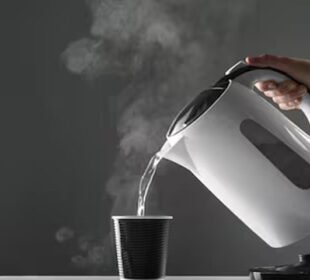 "صرف ایک عادت جو آپ کی توانائی اور جلد کو روشن کر دے"