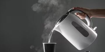 "صرف ایک عادت جو آپ کی توانائی اور جلد کو روشن کر دے"