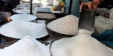 ملک کے مختلف شہروں میں چینی 220 روپے فی کلو تک پہنچ گئی 28 ملک کے مختلف شہروں میں چینی 220 روپے فی کلو تک پہنچ گئی