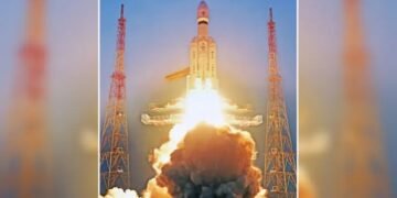 بھارت کا سب سے وزنی مواصلاتی سیٹلائٹ خلا میں روانہ 21 بھارت کا سب سے وزنی مواصلاتی سیٹلائٹ خلا میں روانہ