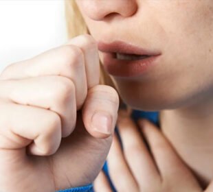 بدلتے موسم میں کھانسی سے نجات کے آسان گھریلو طریقے