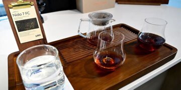 دبئی میں دنیا کی سب سے مہنگی کافی پیش — ایک کپ کی قیمت لاکھوں میں