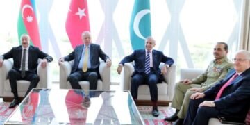 باکو میں پاکستان، ترکیہ اور آذربائیجان کے رہنماؤں کی اہم ملاقات 33 باکو میں پاکستان، ترکیہ اور آذربائیجان کے رہنماؤں کی اہم ملاقات