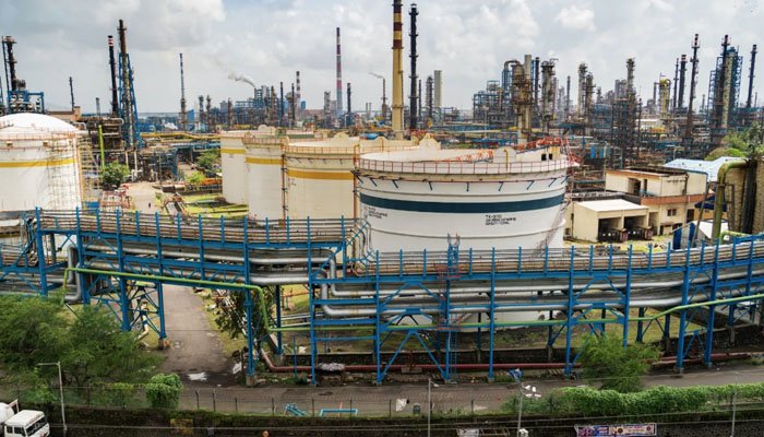 امریکی دباؤ کے بعد بھارت نے روسی تیل کی درآمدات میں نمایاں کمی کر دی