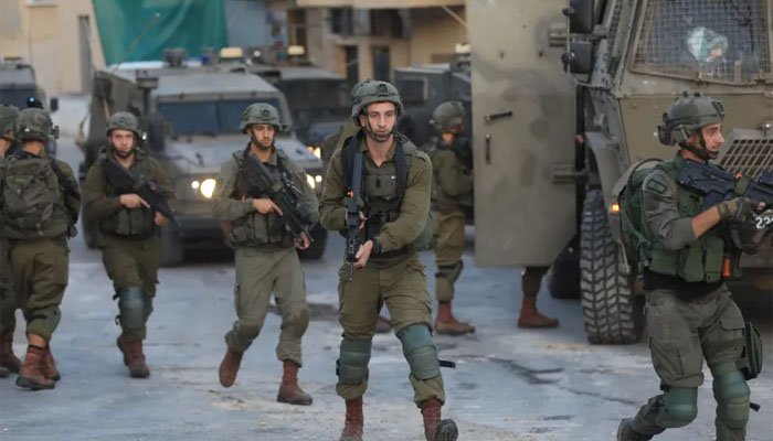 اسرائیلی فوج کی فائرنگ سے دو بچےشہید، غزہ میں اجتماعی قبرسے 51 لاشیں برآمد