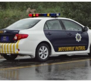 بہاولپور: ایم–5 موٹر وے پر بس کی ٹکر سے تین پولیس اہلکار جاں بحق