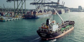 پاکستان میں پہلی بار بنکرنگ سروس کا لائسنس جاری، پورٹس سے بڑی آمدنی کی راہ ہموار