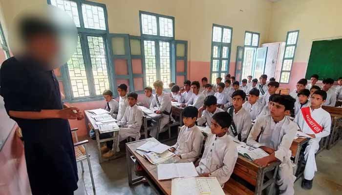 تعلیمی اداروں میں ملازمین کے جنسی جرائم کے ریکارڈ کی جانچ کی تجویز