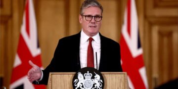 مسلمانوں کے خلاف نفرت ناقابلِ قبول ہے، اس کا سختی سے مقابلہ کریں گے: برطانوی وزیراعظم 15 مسلمانوں کے خلاف نفرت ناقابلِ قبول ہے، اس کا سختی سے مقابلہ کریں گے: برطانوی وزیراعظم