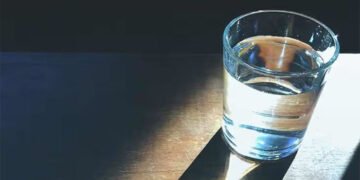 سرد موسم میں پانی کی کمی کی 5 نمایاں نشانیاں 12 سرد موسم میں پانی کی کمی کی 5 نمایاں نشانیاں