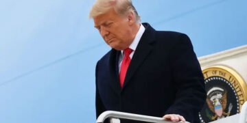 ٹرمپ کی دولت میں دو ماہ میں 1.1 ارب ڈالر کی کمی 8 ٹرمپ کی دولت میں دو ماہ میں 1.1 ارب ڈالر کی کمی