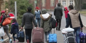 برطانیہ میں سیاسی پناہ کے لیے پاکستانی سب سے آگے