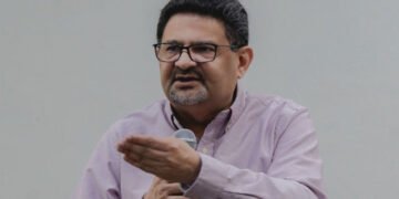 دنیا بھرمیں عزت بڑھنے کے باوجود سرمایہ کاری نہیں آرہی، مفتاح اسماعیل کی تشویش 33 دنیا بھرمیں عزت بڑھنے کے باوجود سرمایہ کاری نہیں آرہی، مفتاح اسماعیل کی تشویش