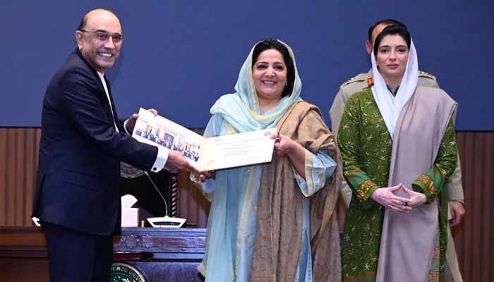 صدر آصف زرداری کا نیشنل ڈیفنس یونیورسٹی کا دورہ، نیشنل سیکیورٹی ورکشاپ سے خطاب