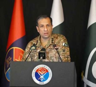 پاک افغان سرحد پر دہشتگردی اور غیر قانونی سرگرمیوں کے خلاف فوجی کارروائیاں جاری: ڈی جی آئی ایس پی آر