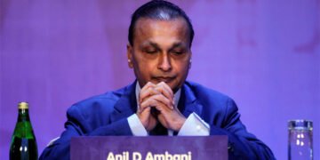 مالی بے ضابطگیوں کی تحقیقات: انیل امبانی کی اربوں مالیت کی جائیدادیں ضبط 20 مالی بے ضابطگیوں کی تحقیقات: انیل امبانی کی اربوں مالیت کی جائیدادیں ضبط