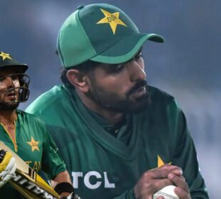 کپتانی کے بعد ایک نیا موڑ، بابر اعظم کس فہرست میں اوپر آگئے؟