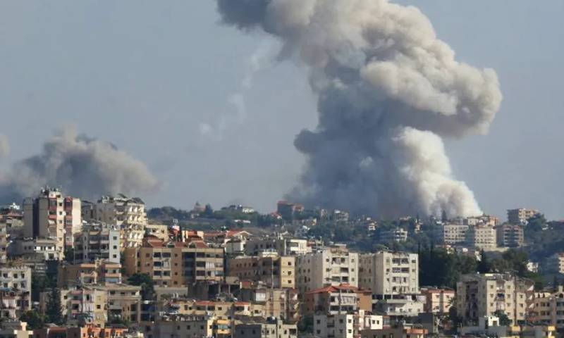 اسرائیل کا لبنان پر فضائی حملہ، 13 افراد ہلاک