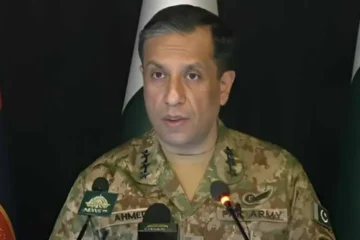 "ترجمان پاک فوج کا سخت بیان: 'ذاتی مفادات کو ریاست پر ترجیح دینے والوں کی سیاست ختم'" 2 "ترجمان پاک فوج کا سخت بیان: 'ذاتی مفادات کو ریاست پر ترجیح دینے والوں کی سیاست ختم'"