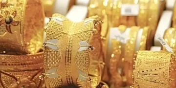 "سونے کی قیمتیں آسمان چھو رہی ہیں: آج کا ریکارڈ اضافہ حیران کن!" 13 "سونے کی قیمتیں آسمان چھو رہی ہیں: آج کا ریکارڈ اضافہ حیران کن!"